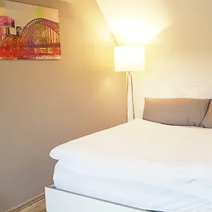 Zwei Schicke Mit Parkplatz Apartment Cologne